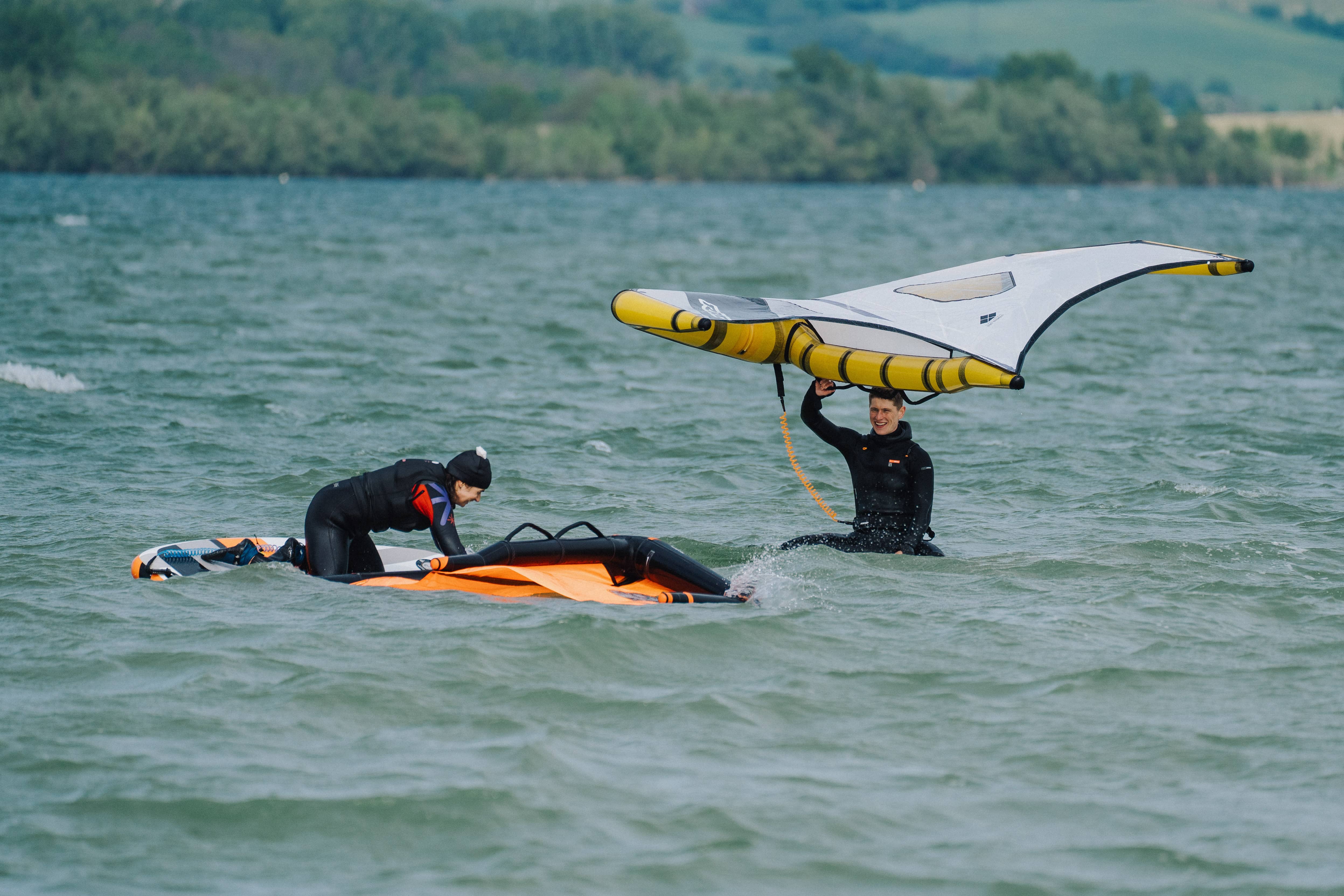 10 prvni pokusy wingofiling kurz rozkos windsurfing karlin top
